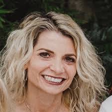 Deborah Berg's Instagram, Twitter & Facebook