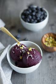 Blueberries and lemon are a natural pairing in these light and airy muffins with a delicate brown sugar crumble. Blueberry Frozen Yogurt