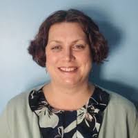 Lara Kearns's Instagram, Twitter & Facebook