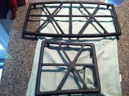 Here's how to clean stove grates with a mixture of common, safe household cleaners. For Large Iron Grates Use Turkey Roasting Bags Place In Secured Plactic Bag With 1 4 Cup Amonia Let Sit For Severa Stove Top Burners Gas Stove Top Clean Stove