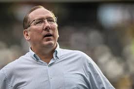 Ligue 1 : ancien skateur, pionnier du virtuel, milliardaire... Qui est John  Textor, le nouveau boss de l'OL