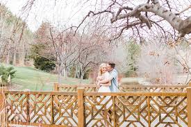 Beautiful Spring Engagement Session At Thanksgiving Point With Images Utah Wedding Photographers Utah Engagement Photos Utah Weddings