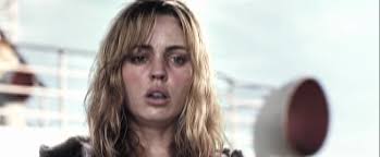 When jess hits a seagull on a drive to the local harbour, little does she know that it is a harrowing omen of things to come. Amor Idiota World On Film