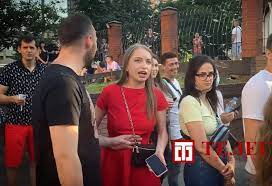 Перед началом выступления рэпера выстроились две очереди на вход, а между ними встали четыре украинских все подробности на сайте imag.one Kzmu6zuacbdazm