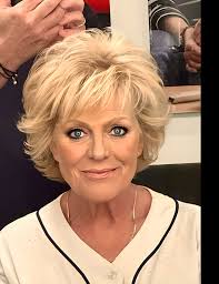 Chic and Easy: 40 Low-Maintenance Haircuts for Busy Women