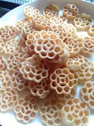 Publik indonesia sudah mengenal sarang walet. Kuih Sarang Tebuan Kuih Aneka Kerepek Murah Sedap Facebook