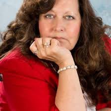 Luann Zettle's Instagram, Twitter & Facebook