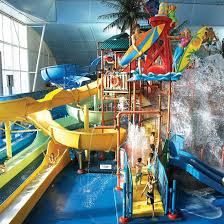 5 Family Friendly Water Parks In Toronto And The Gta Today S Parent Indoor Waterpark Water Park Indoor Water Park Resorts