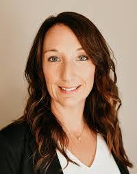 Sonya Stokes's Instagram, Twitter & Facebook