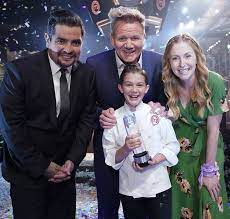 Season 7 Winner Che Spiotta With Gordon Ramsey Christine Tosi And Aaron Sanchez Masterchef Junior Gluten Free Chef Masterchef