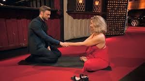 An eligible bachelor dates multiple women over several weeks in hopes of finding true love. Der Bachelor Bei Rtl Mit Niko Griesert Balzen Wie Im Softpsychothriller Der Spiegel