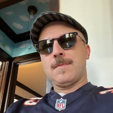 During Saturday's immigration protests, workers at a Compton restaurant  were seen rushing to help sheriff's deputies who appeared to have been  exposed to tear gas. https://abc7.la/4krcwFK