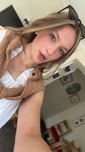 Rosie (@rosie_spence)