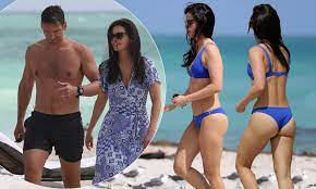Lee was born on 14 september 1981 and raised in milton, west virginia. Katie Lee Looks Sensational In A Blue Bikini As She Strolls On The Beach With Her Husband Daily Mail Online