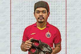 Bambang pamungkas (born 10 june 1980), also known as bepe, is an indonesian professional footballer who plays for persija jakarta in the liga 12 and previously the indonesia national football team. Bambang Pamungkas Berpesan Agar Pemain Muda Kenali Kelemahan Diri Cakram Net