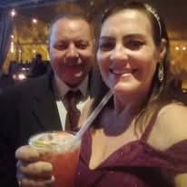 A curiosa profissão das "carpideiras"! 😱 A "carpideira" é uma profissional  feminina cuja função consiste em chorar para um defunto alheio. É feito um  acordo monetário entre a carpideira e os familiares