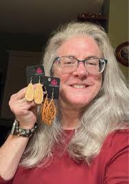 Sandra Kessinger's Instagram, Twitter & Facebook