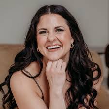 Beth Blue's Instagram, Twitter & Facebook