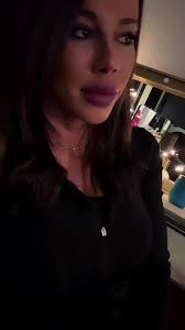 😅 Obsessed with espresso and staying in my own lane. 😎