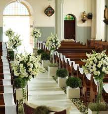 La decoración floral para la iglesia puede ser de muchos estilos, podemos poner arcos de flores redondos, cuadrados, ovalados, centro en la mesa las mejores ideas para decorar una iglesia para una boda. Decoracion De Iglesias Para Boda Matrimonio Casamento Wedding Decoracion De Iglesia Para Bodas Decoracion Iglesia Boda Decoracion De Iglesia