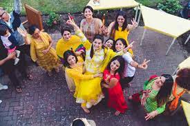 Super Fun And Easy Indian Wedding Choreography Videos That You Can Totally Use For Your Sangeet Performances Witty Vows Wedding Dance Video Wedding Dance Songs Choreography Videos