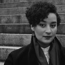 Lea Shaw's Instagram, Twitter & Facebook