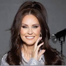 So happy to see Tony. I hope he stays longer this time. I love him 😘😘😘