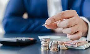 Cómo ahorrar dinero en 2025: métodos y consejos | Raisin