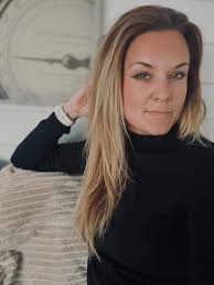 Går in i en ny vecka efter en fantastisk helg i Geijerslund, hos Karin  Gibson.❤️ Munay ki❤️ Schamanism, yoga, sound och sång i en underbar cirkel  av varma, modiga kvinnor. SÅ tacksam!