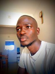 Miongoni Mwa vitu ambavyo nimejifunza ni Ukomavu wa Kukaa kimya… Ukomavu  huu unataka uvumilivu wa hali ya juu, Inataka uwe na moyo wa Subra na hasa  kukaza roho pindi mtu au watu