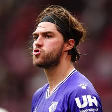 🚨🇨🇱 Francisco Sierralta le ganó la pulseada a Paulo Díaz y hará dupla  con Guillermo Maripán en la zaga central. Vía: @dsports