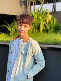 10 Potret Pesona Jason William Winata Artis Tiktok Ganteng Yang Digilai Para Abg Diadona Id
