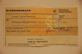 De båda lokala tidningarna fortsätter som vanligt