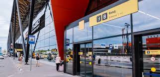 Если вы планируете добираться до терминального комплекса на аэроэкспрессе от белорусского вокзала, после прибытия поезда на конечную станцию, спускаетесь между терминалами ди е (двигайтесь по указателям). Https Xn L1ahx Xn P1ai D1 82 D0 B5 D1 80 D0 Bc D0 B8 D0 Bd D0 B0 D0 Bb D1 8b B