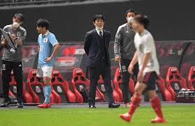 代表取締役会長 宮内 謙 代表取締役 社長執行役員 兼 ceo 宮川 潤一 代表取締役 副社長執行役員 兼 coo 榛葉 淳 代表取締役 副社長執行役員 兼 coo 今井 康之. Pvervbm6voxs0m