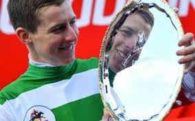 Damien Lane's Instagram, Twitter & Facebook