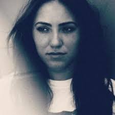 Leah Burns's Instagram, Twitter & Facebook