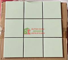 Gạch mosaic vỉ 10x10 thẻ chip màu xanh mờ nhạt ốp dán tường trang trí