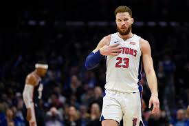 Scores 20 with three assists. Blake Griffin Return 44 Points An Ignored Handshake In Return To La Sbnation Com