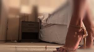 Giantess Roma - Exective Suite - ThisVid.com