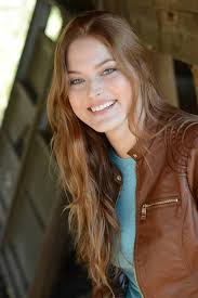 Emily Ross's Instagram, Twitter & Facebook