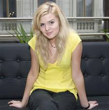 Nikol stibrova (tv actress) was born on the 4th of october, 1986. Herecka Nikol Stibrova Bourala Smrti Unikla Diky Pasum Idnes Cz