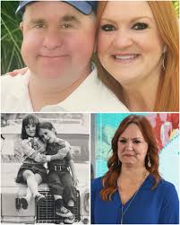 THE WORLD LOST A LIGHT.” Ree Drummond's family is shattered after the  sudden death of her brother, Michael Smith, at 54. He wasn't a celebrity —  and he didn't need to be.
