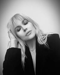 Absolutely amazing event with @roxienafousi today 💫 So inspiring and I  can't wait to dive into your book ✨❤️ Thank you for a fantastic morning 🙏  Thanks to inner inc and @magasindunord