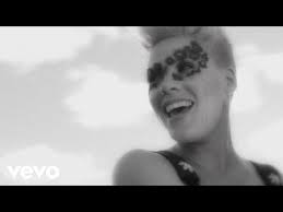 Watch All Of Katy 39 S Official Music Videos In One Place Get Katy 39 S Latest Album 39 Witness 39 Http X2f One Last Kiss Music Videos Vevo Last Kiss