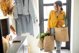 41.100+ Fotos, Bilder und lizenzfreie Bilder zu Tüten Schleppen - iStock |  Supermarkt-einkäufe, Einkaufen, Einkaufstüten