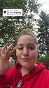 How Old Is Mallory James Mahoney in 2023