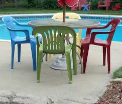 Easy Lawn Furniture Update Spray Painted My Old Green Plastic Lawn Chairs Plastic Furniture Lawn Furniture Furniture Update