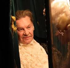 Liberte Mit Helmut Berger An Der Volksbuhne Welt