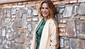Başrollerini demet özdemir (zeynep) ile i̇brahim çelikkol (mehdi) 'un paylaştığı doğduğun ev kaderindir dizisi 25 aralık 2019 çarşamba akşamı ilk bölümü ile tv 8'de ekranlara geldi. Dogdugun Ev Kaderindir Ozlem Kimdir Baris In Ablasi Dizicenter